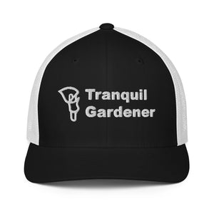 Closed-back trucker cap - White Lettering