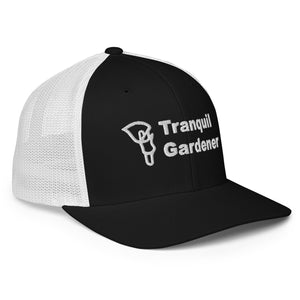 Closed-back trucker cap - White Lettering