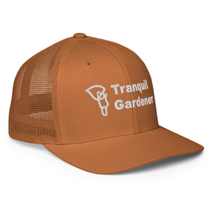 Closed-back trucker cap - White Lettering